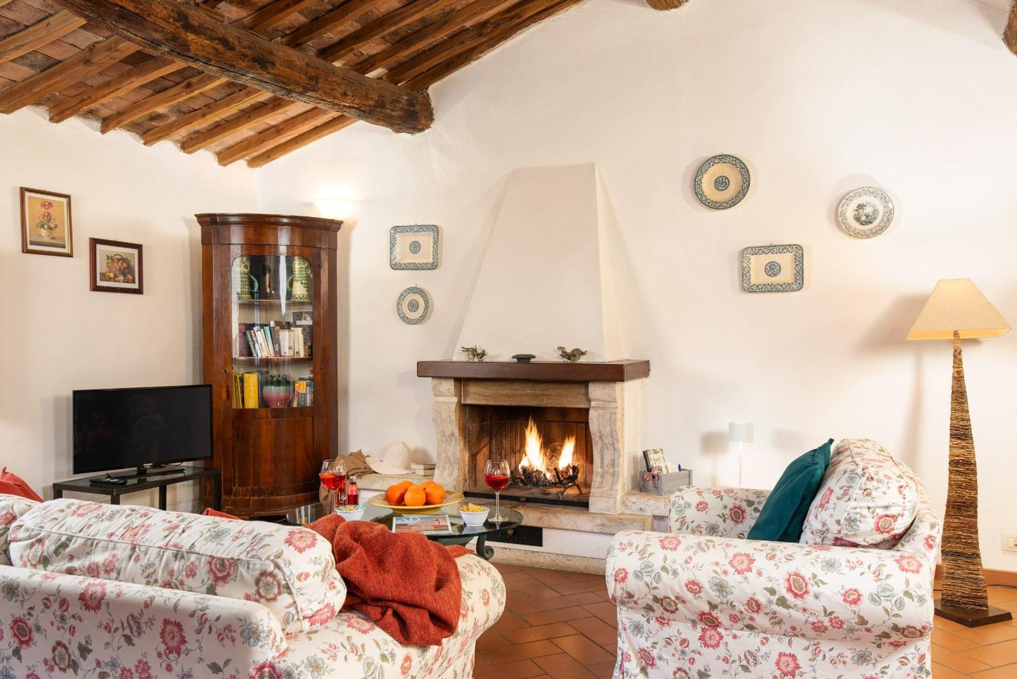 Вилла Borgo Dei Fondi Сиена Экстерьер фото