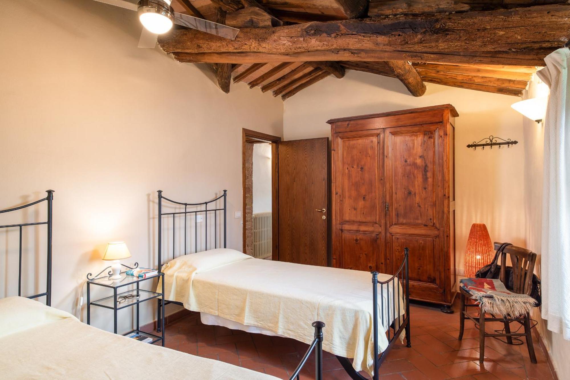 Вилла Borgo Dei Fondi Сиена Экстерьер фото