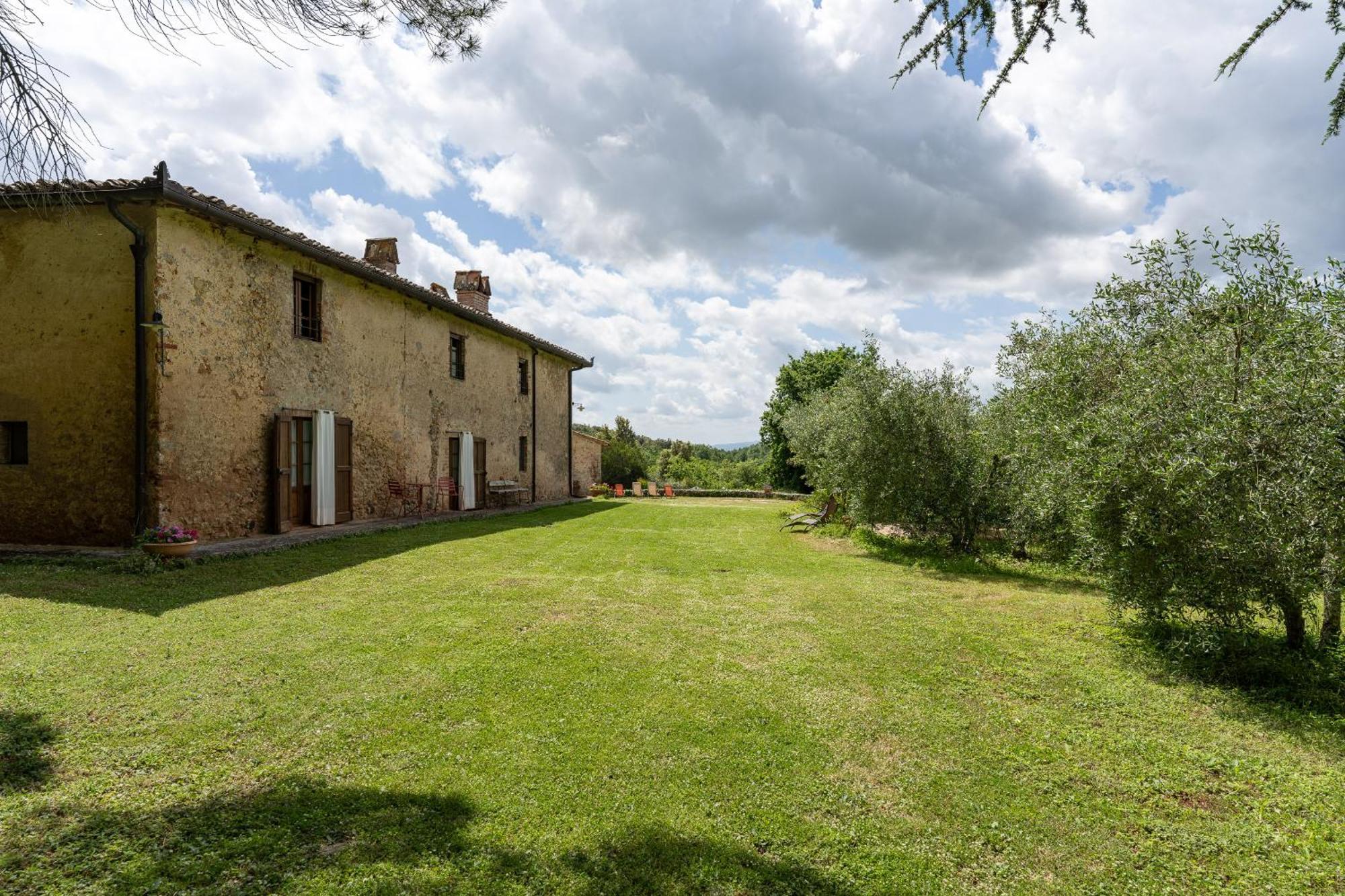 Вилла Borgo Dei Fondi Сиена Экстерьер фото